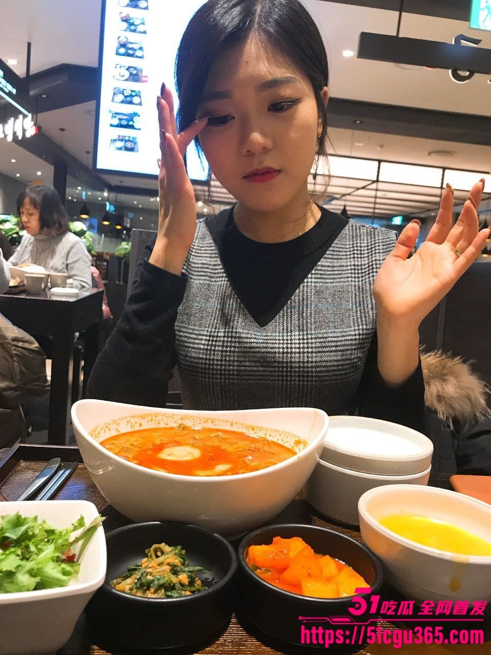 韩国高颜值人妻 妮妮 为业绩献身做爱视频被客户爆光 16