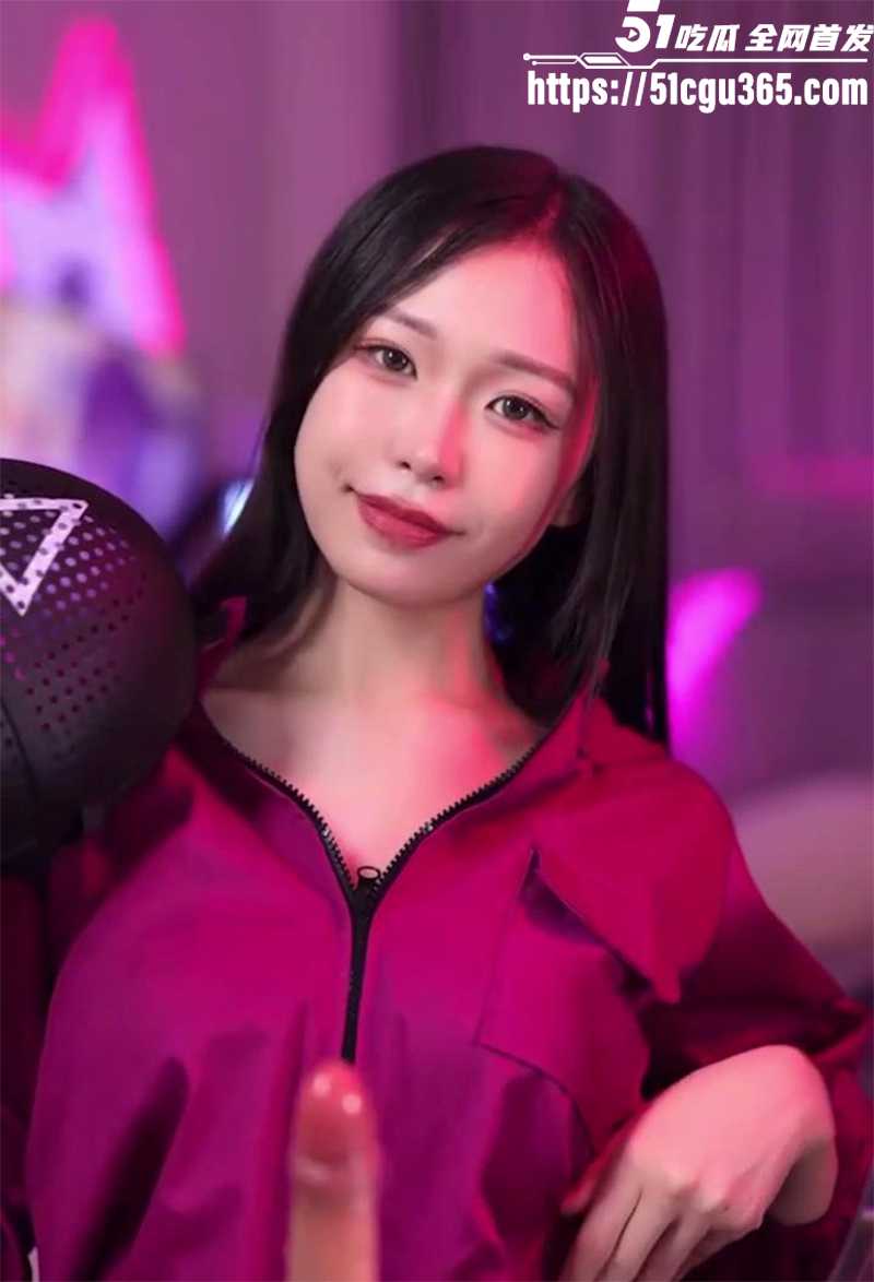 新加坡美乳福利姬 Meriolchan 新作鱿鱼游戏 化身冷酷使者赤裸狩猎肉棒 淌着晶莹涎液吸吮 乳沟紧夹阳具撸动！
