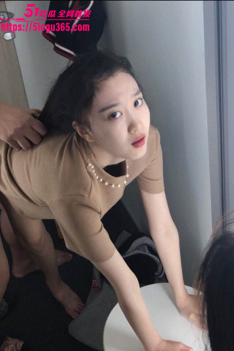 澳洲高颜值留学生 郑雅雯 私密视频流出 小母狗风骚入髓 舔脚趾深喉样样精通 后入掐脖爆操到眼神迷离！