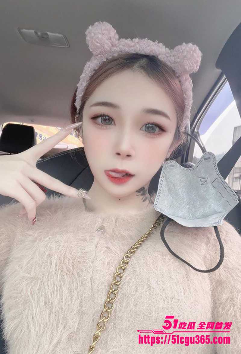 极品高颜值的小网美萱萱与网友约炮偷拍视频流出3拷贝