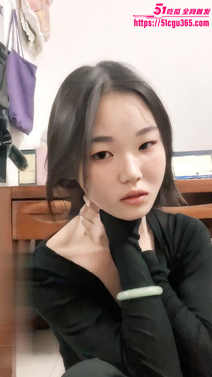 杭州素人学生妹 宋雯 完整版调教合集流出 反差母狗舔脚臣服金主 3P多姿势爆操内射 骚劲爆棚！