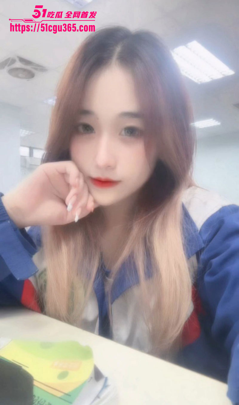 高颜值美女出卖裸照11