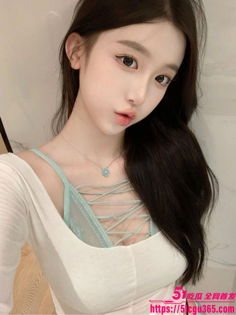 22岁小仙女醉酒一对十群交狂欢 3