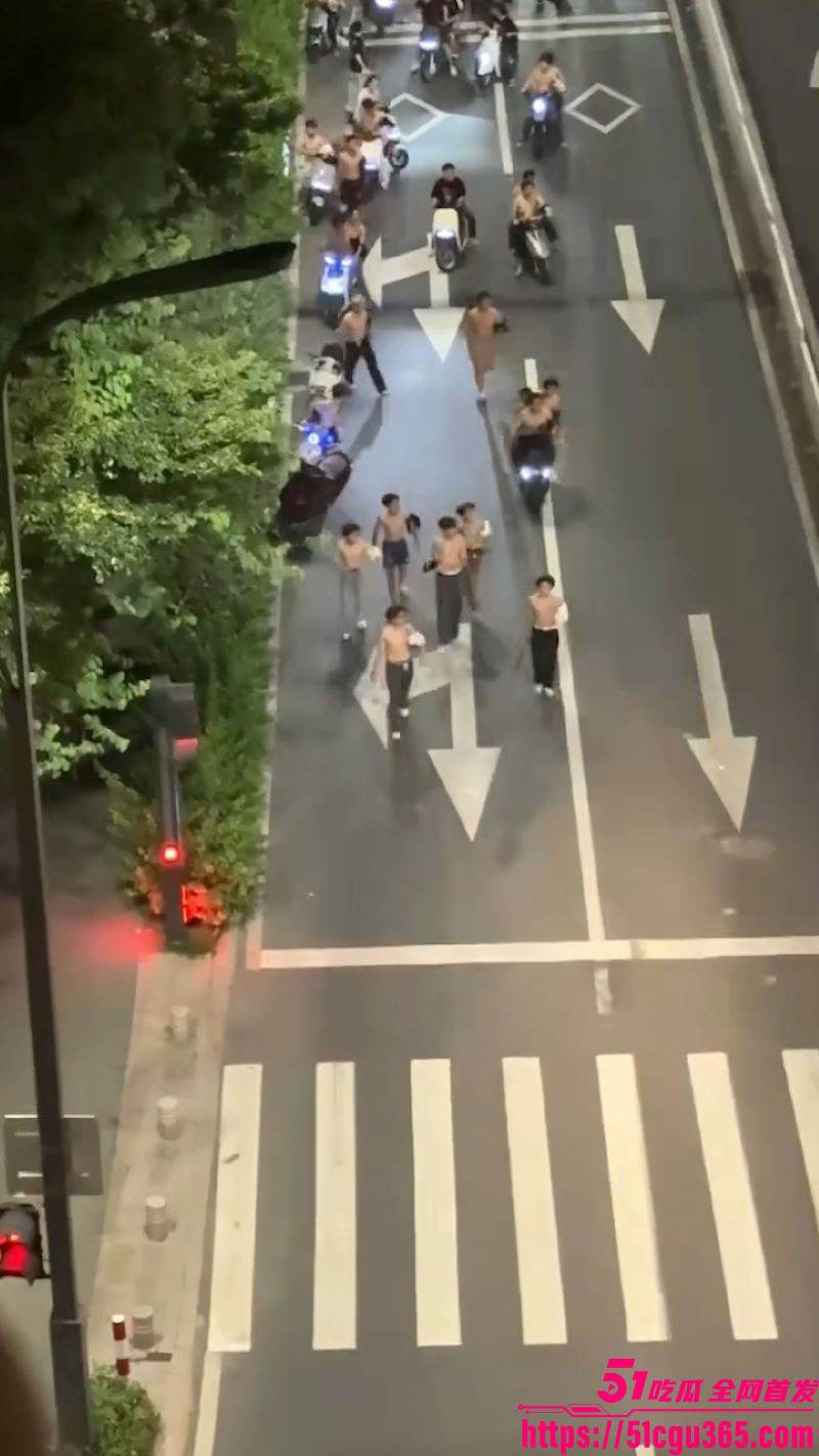 广东街头古惑仔重现 5