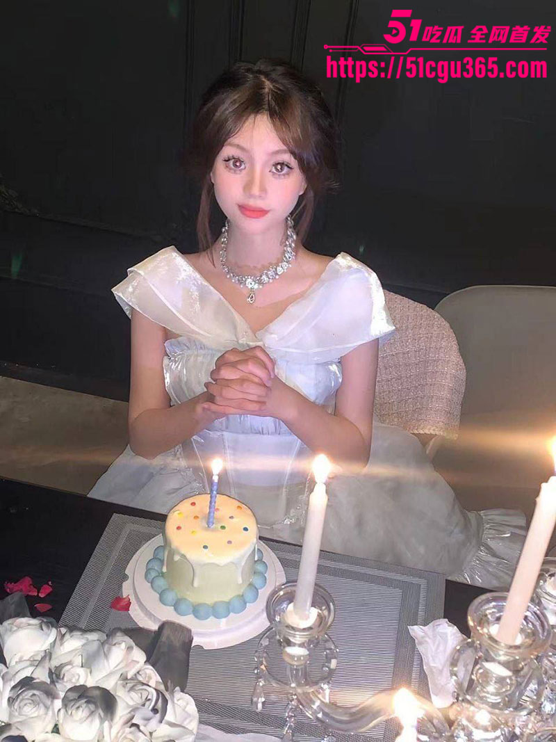 广州极品美女 张欣彤 与男友开房私密视频泄露 清纯女神化身性感小野猫 后入爆操口爆吞精 反差属性拉满！