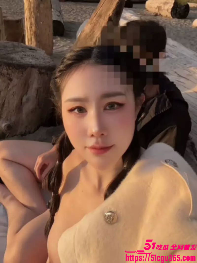 推特网黄女王汐梦瑶再战沙滩 5
