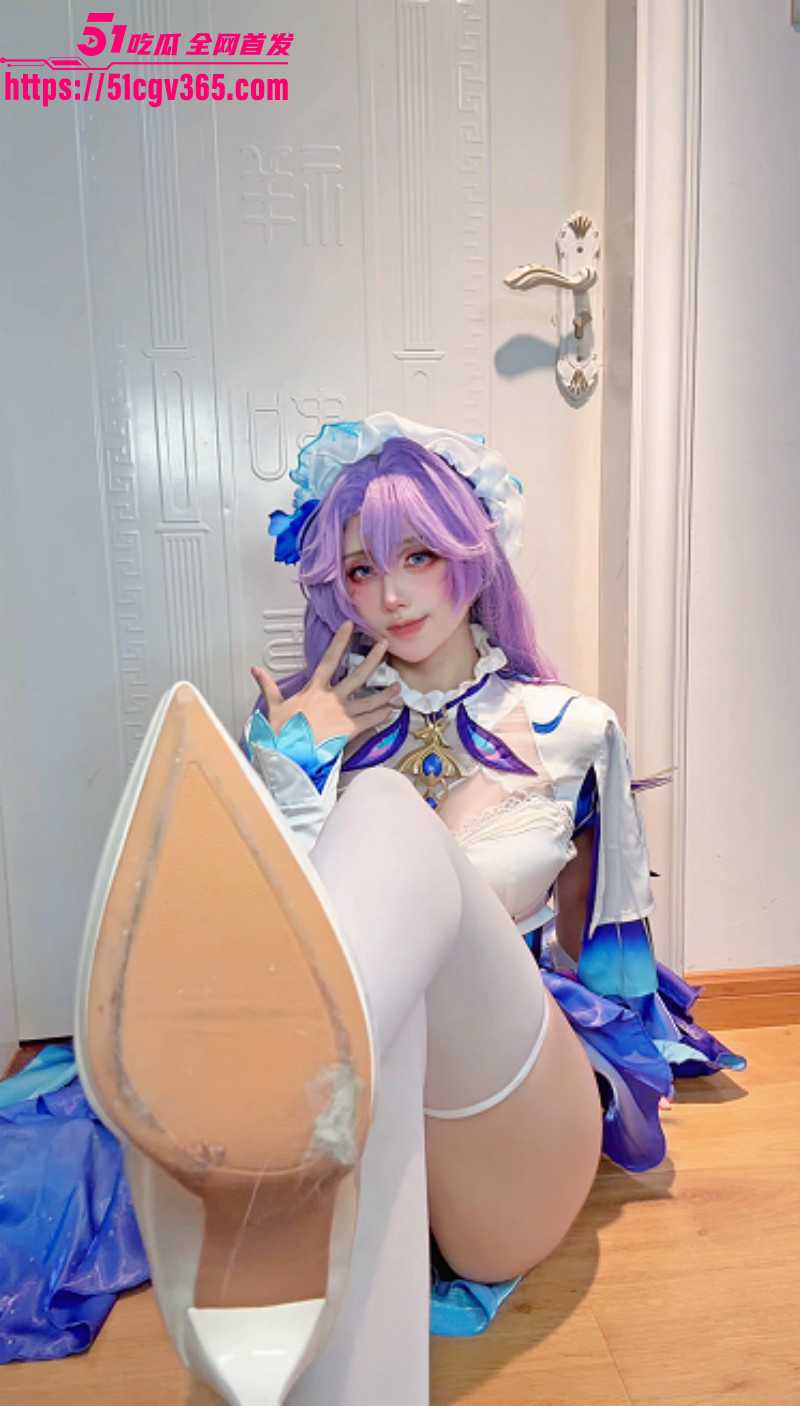 绝美百变女神 九曲Jean 坎特蕾拉cos福利 白丝高跟妖娆性感 私处肥美浓密胯下若隐若现！