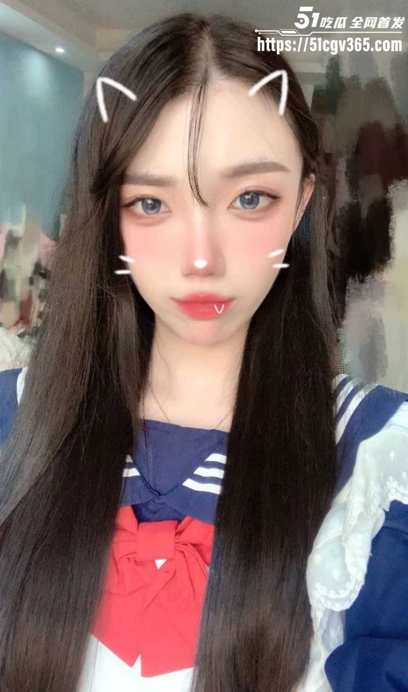 江西南昌女营销陈梓芯包厢口交视频02