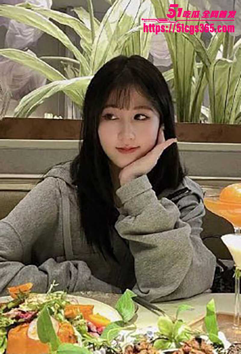 约炮大神 深圳第一深情 猎艳绝色富家乖乖女 虐穴开肛被无套调教 花式淫技玩母狗养成 昔日公主今朝精盆！