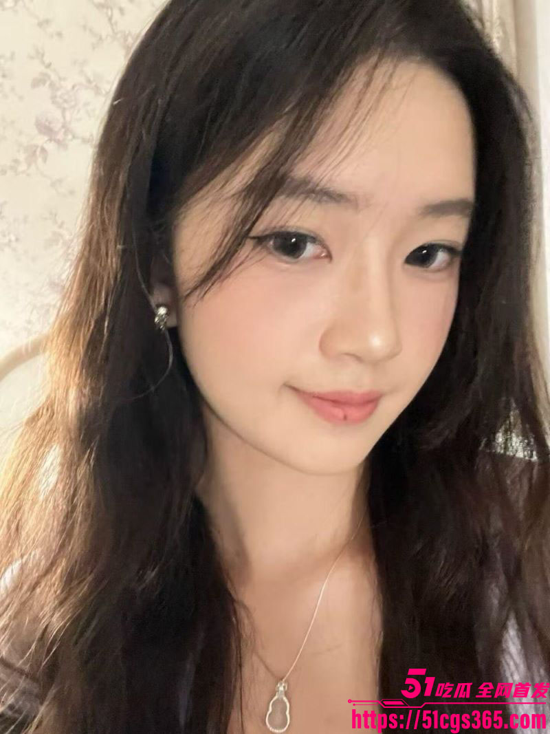 天津清纯学生妹 郑懿婷 约炮视频曝光 校园三好女神私下反差婊 被炮友调教裸聊求操！