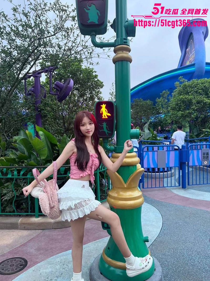 上海二次元少女 徐可欣 被金主包养调教 清纯coser变淫荡母狗 多姿势爆操到表情迷离！