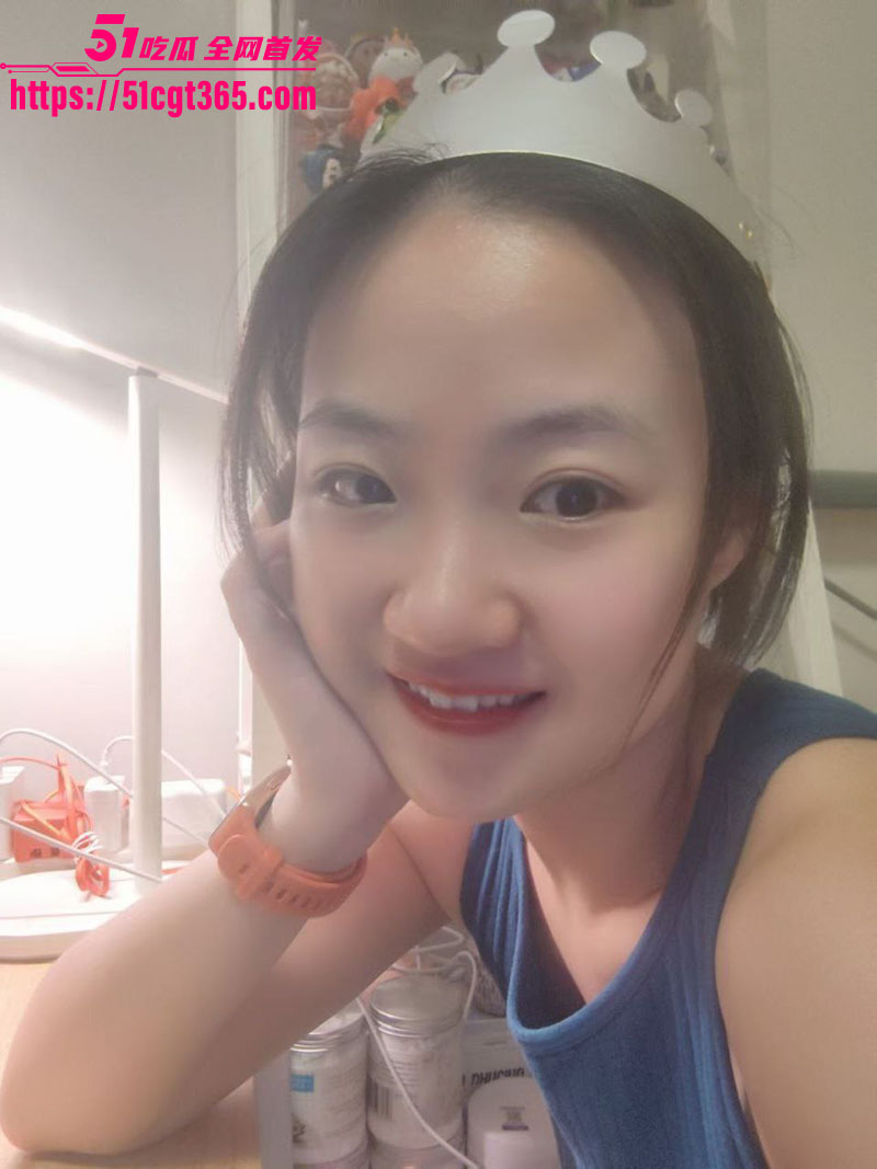 公司美女前台 赵静姝 生日当天与炮友偷情 露脸口交舌浪狂卷 被炮友调教的眼神迷离 堪比职业女优！