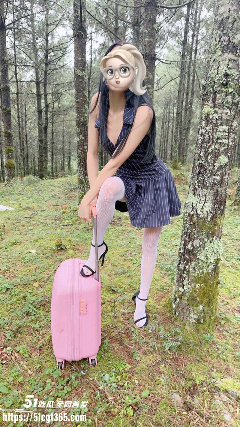51原创小姨子的秘密 帮小姨子搬东西 小母狗竟用骚逼回报 狂扣骚穴喷水无套爆操白浆四溢！
