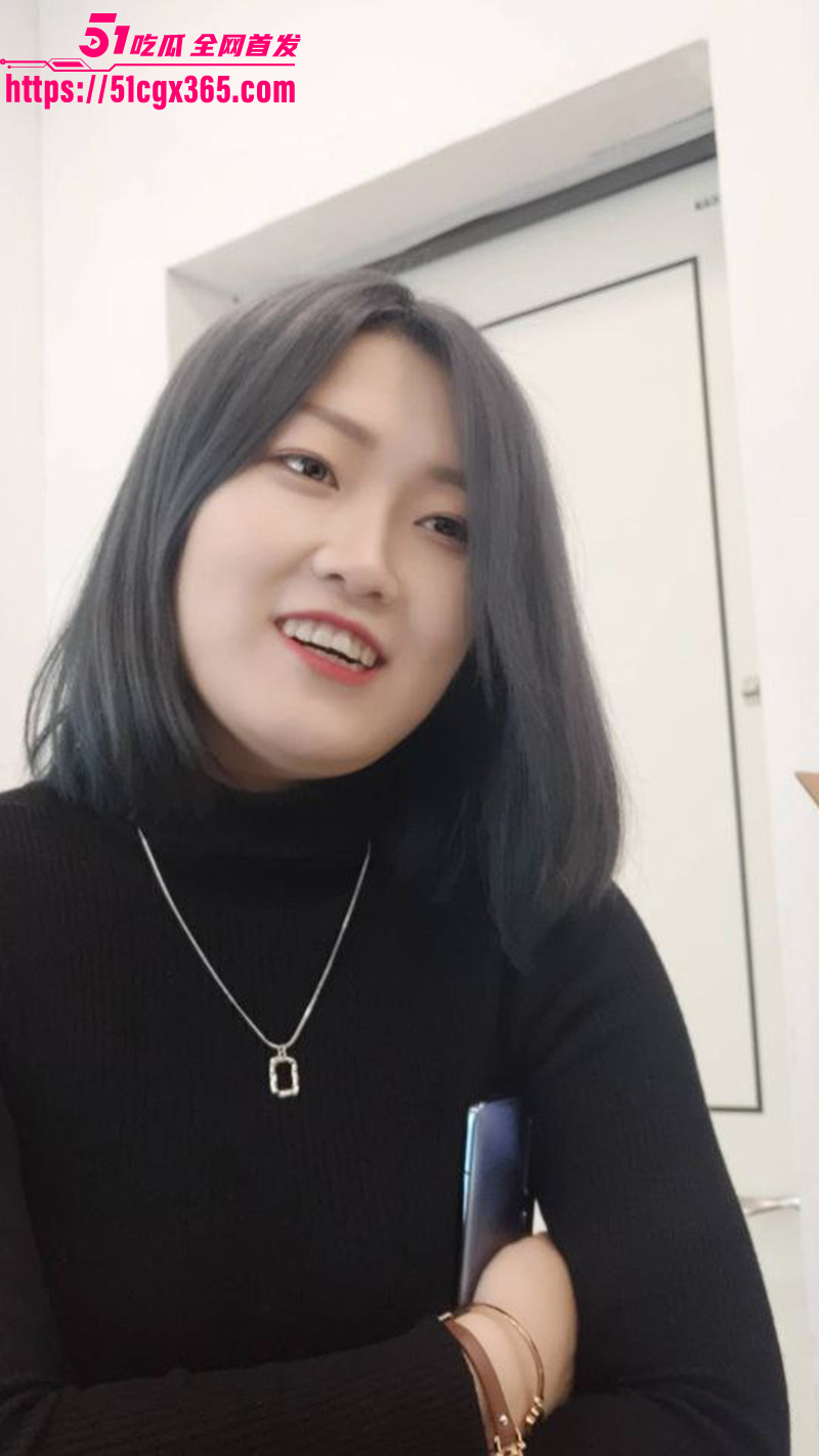 房产销冠 白晴 为冲业绩献身客户 签单可内射月销30套 雪乳翘臀少妇被无套爆操！
