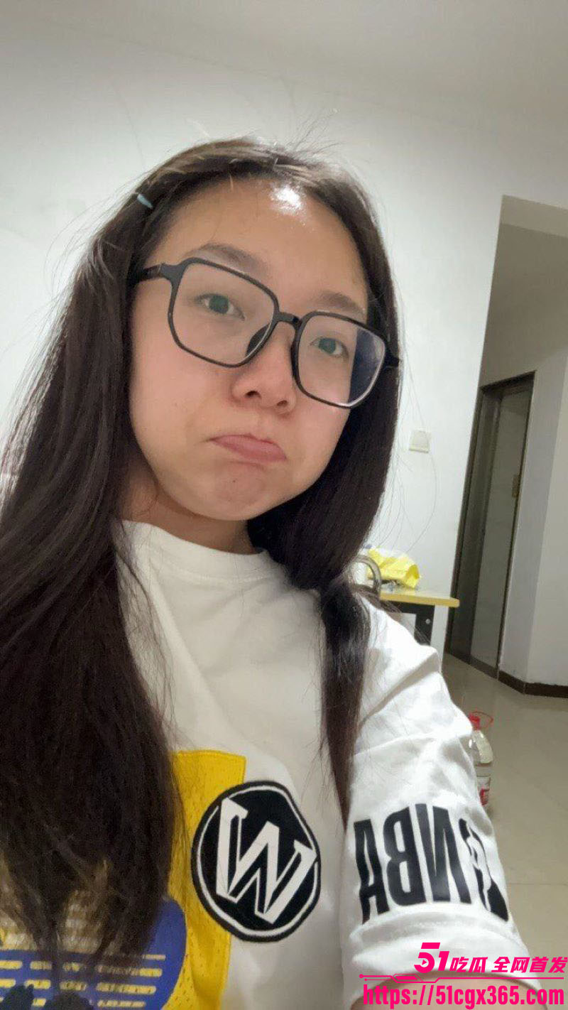 潍坊反差婊 张雅彤 露脸做爱视频流出 清纯学妹口交深喉 撅肥臀被后入狂怼 激情做爱浪叫拉满！