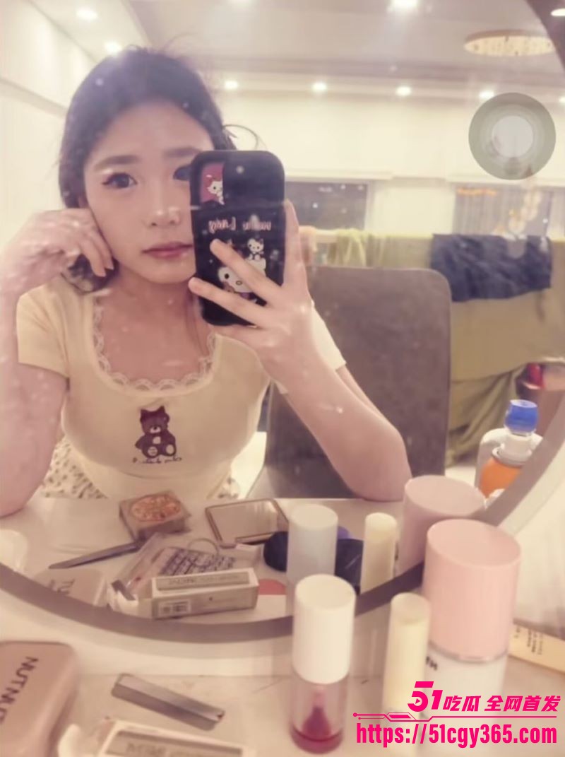 吉林白山反差婊 徐晶 自慰视频曝光 裸贷逾期跪地求饶遭疯传 邻家少女竟如此下贱！