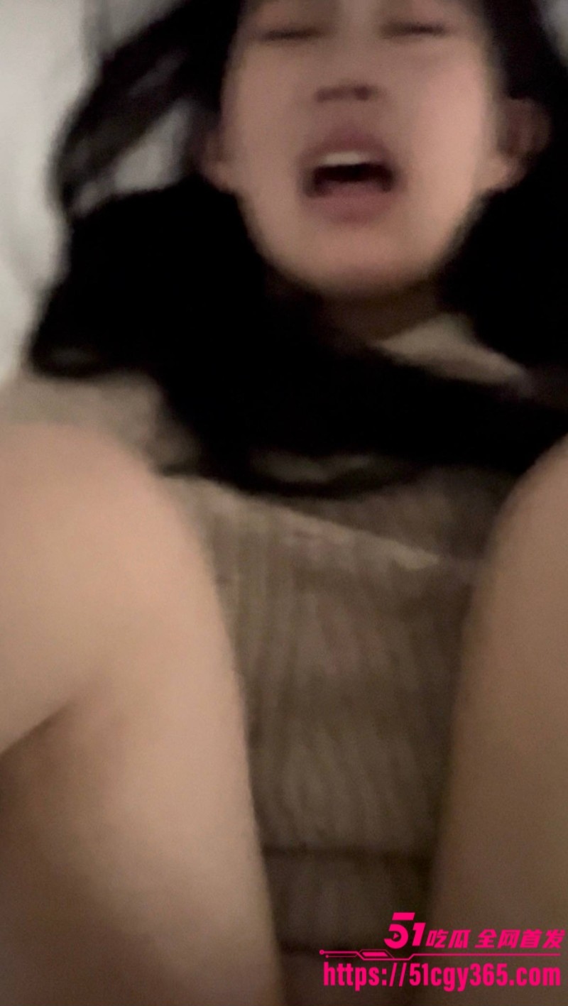 江苏南通反差婊 李春雨 和男友性爱视频曝光 5