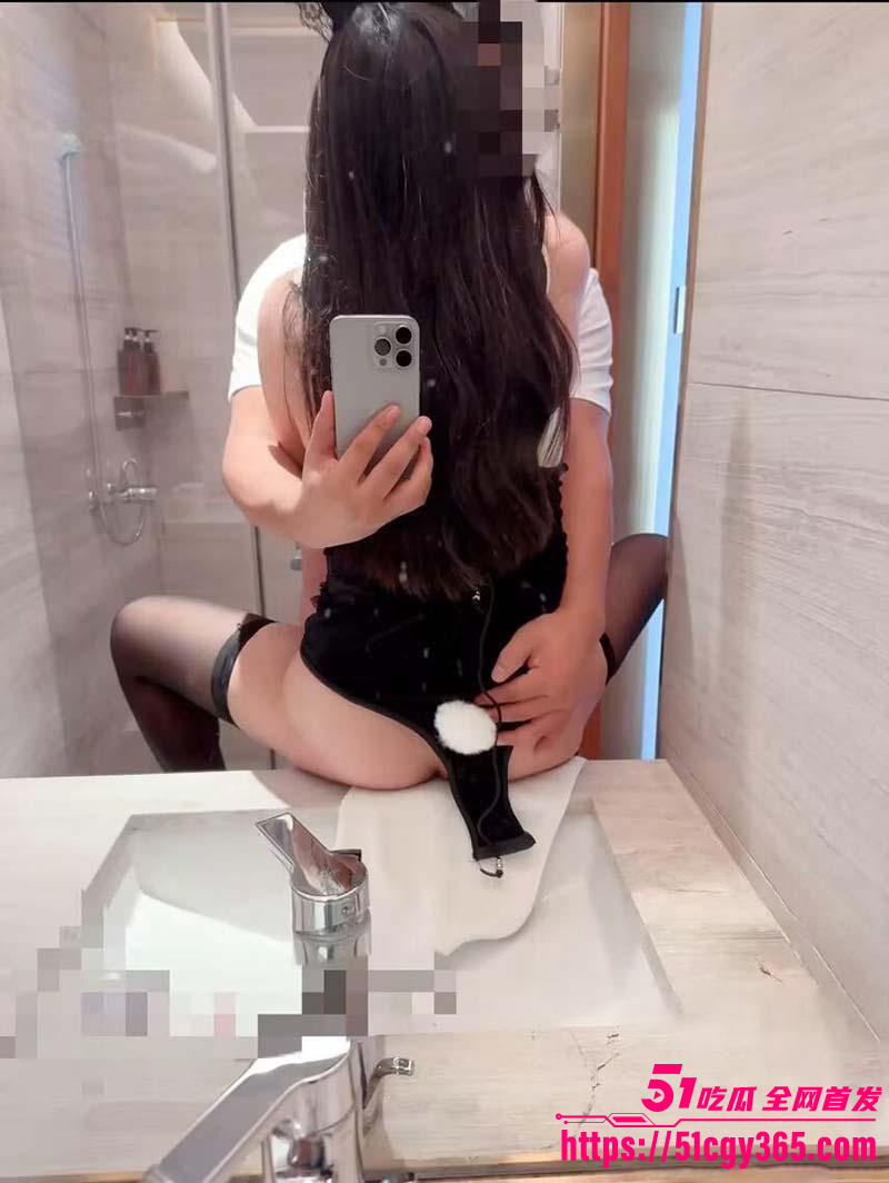 妹妹的第一次给了我与妹妹酒店约炮08