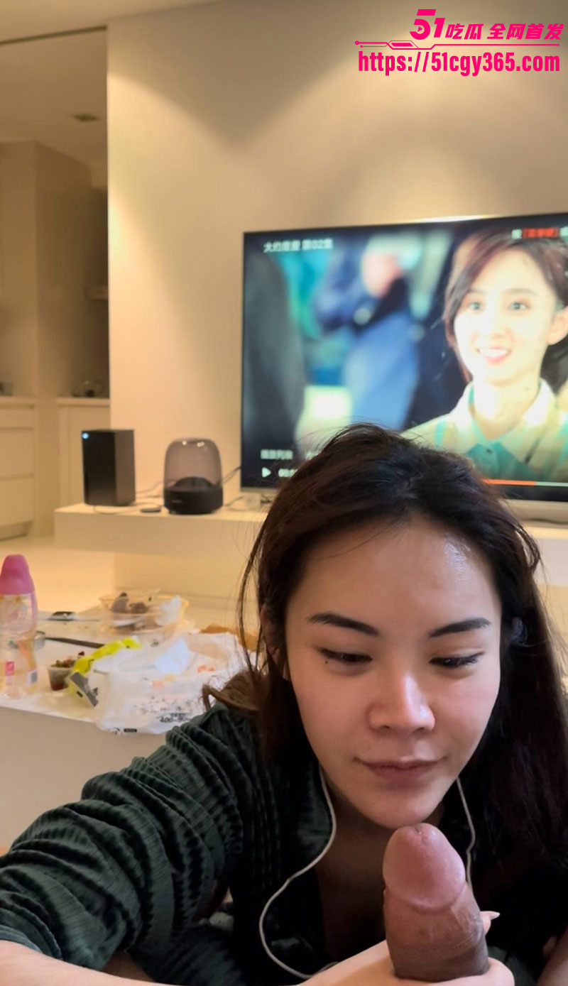 北京三里屯极品名媛 姚铭芮 约炮视频流出 精致女神变淫荡母狗 深喉口爆后入爆操浪叫不停！
