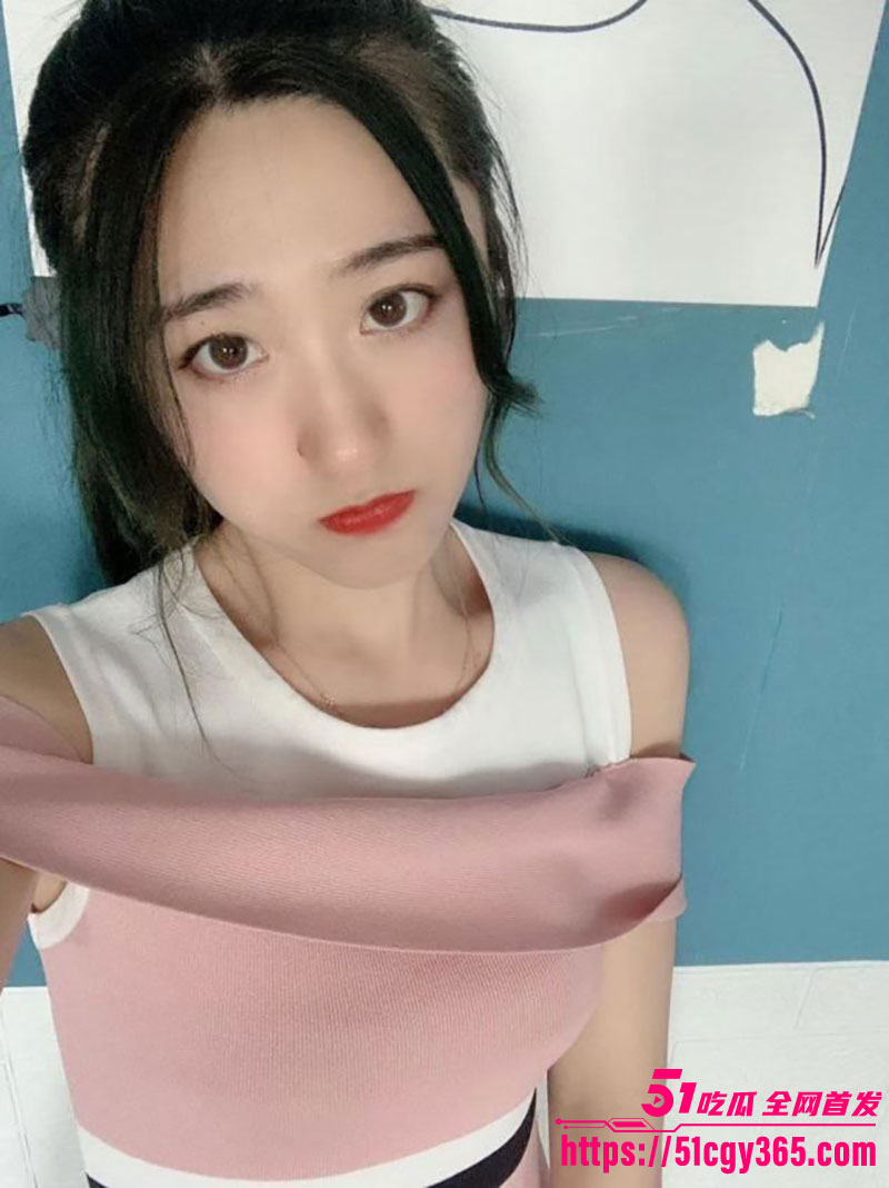 辽宁女大学生翟芷柔3