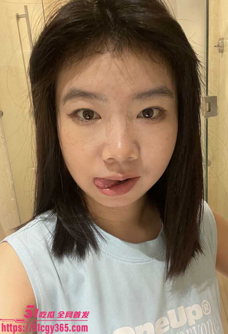 海南大二学妹孙晓晴不雅流出 2 拷贝