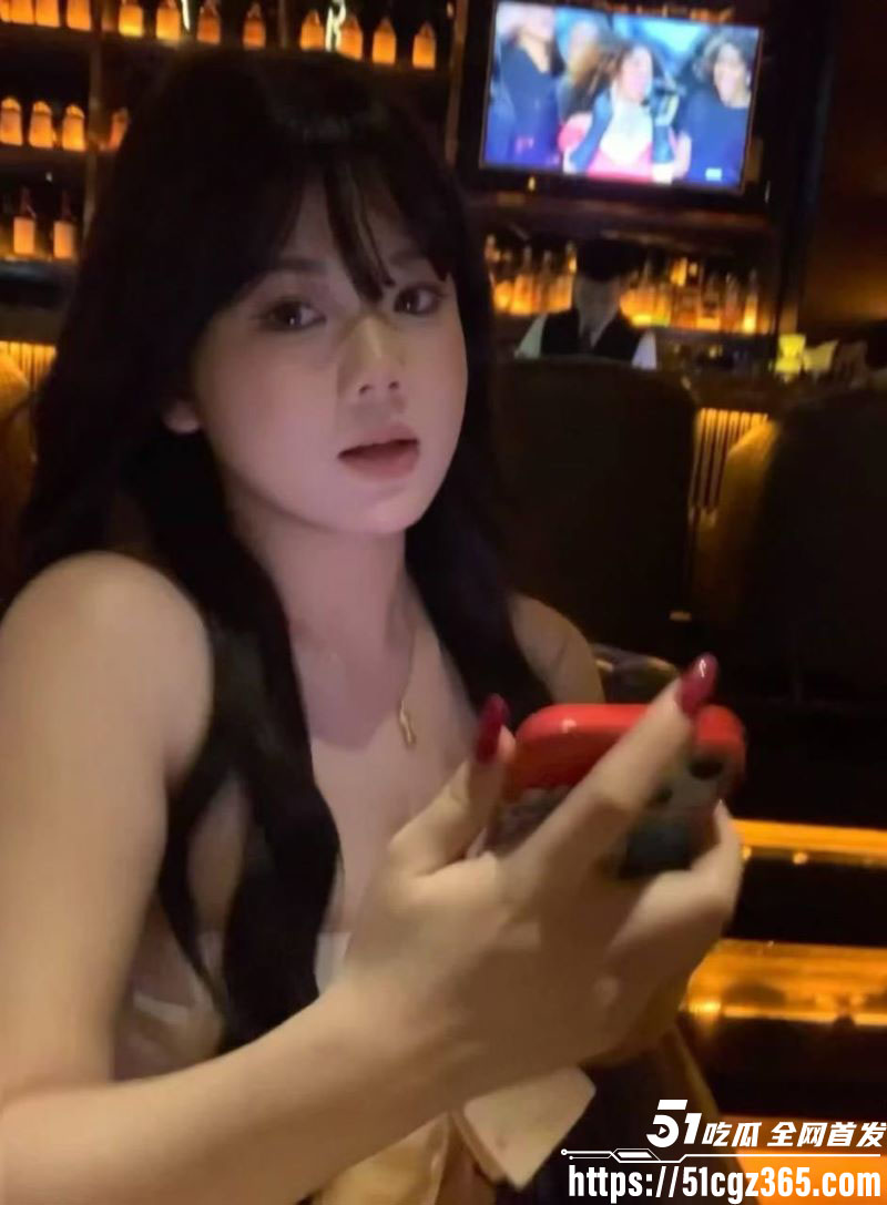 广西超嫩母狗裸聊视频流出！逼痒难耐网上寻求调教 骚穴自扣尺度拉满！