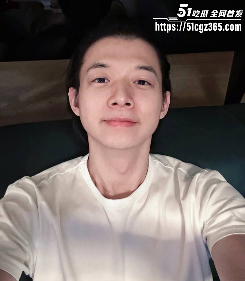 霍尊复出被女友陈璐曝光出轨05