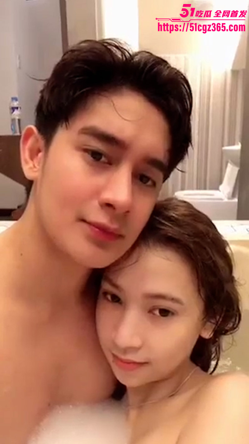 泰国超高颜值情侣私拍流出 性感女神欲火焚身浴缸后入水花四溅 出租车湿吻淫荡到爆！