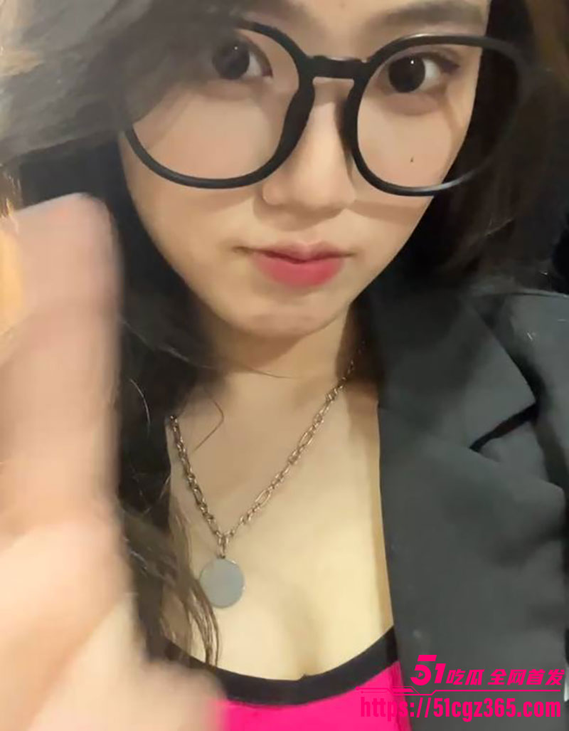成都反差母狗张娜8