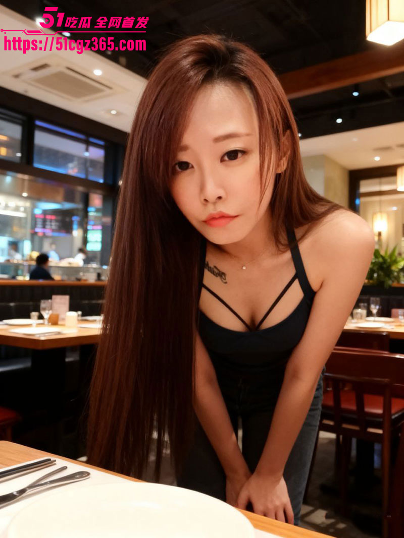 清纯纹身巨乳妹自慰3