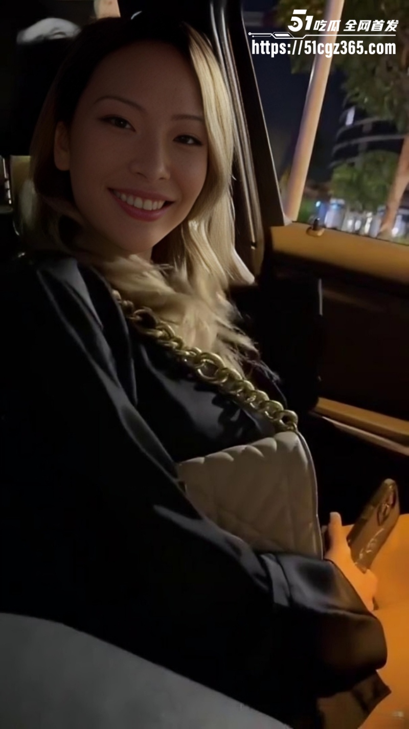 网黄女神 Naomieast 停车场剧情新作 野战口爆大洋吊 被操到高潮迭起 眼神迷离！