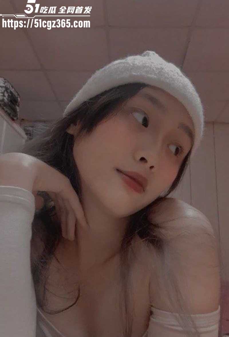 绝色法律系校花 陈乔仪 不雅视频流出！脸穴同框勾引男友 清纯淫骚反差交织 极品嫩穴全网共赏！