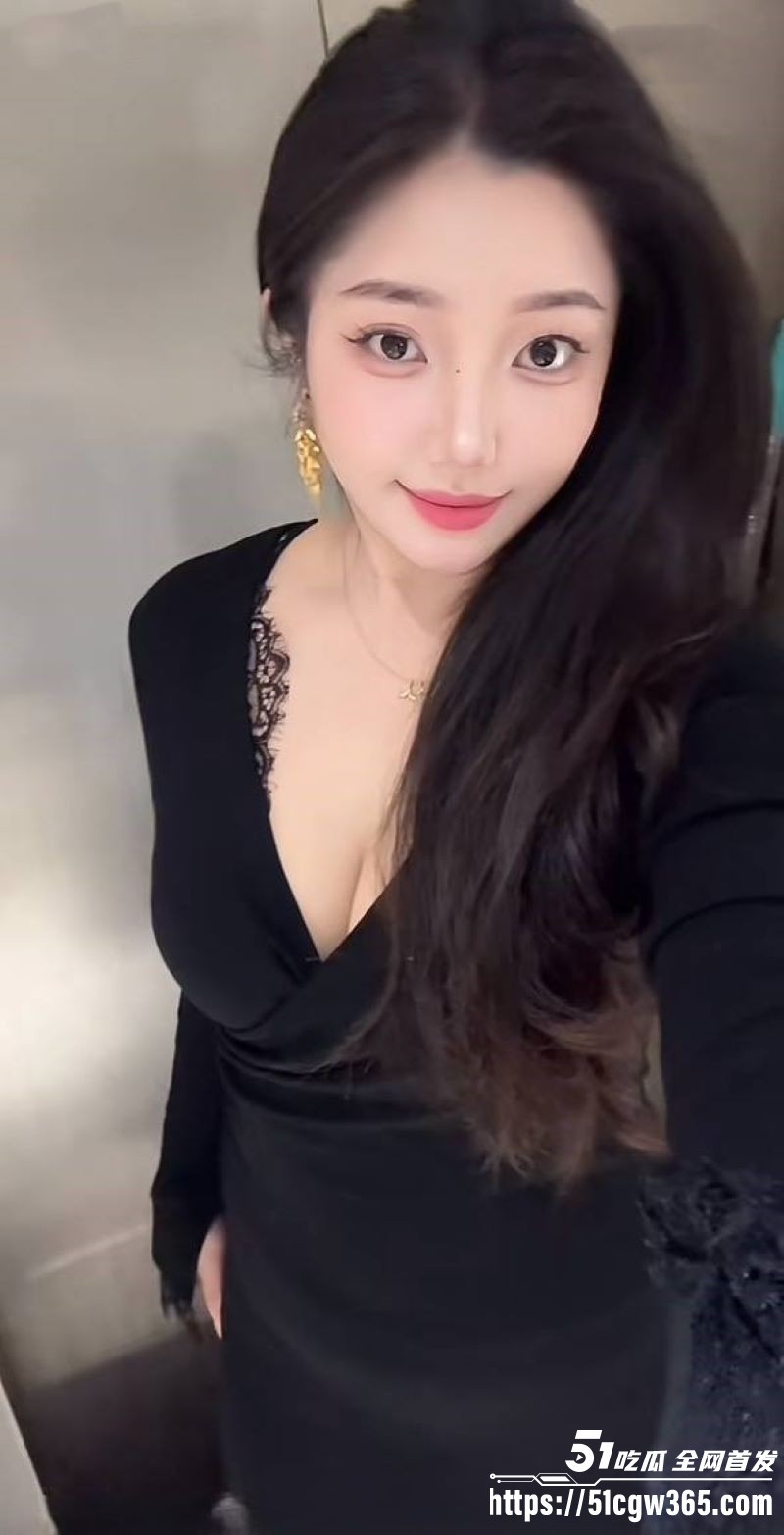 抖音微胖女神香菜园子不雅视频泄漏 2