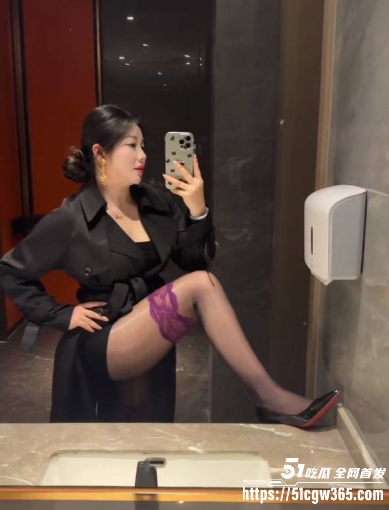 抖音微胖女神香菜园子不雅视频泄漏 5