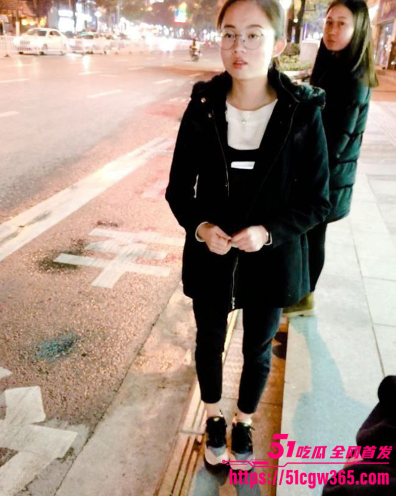 安徽合肥风骚少妇 张丽华 与公司领导偷情视频曝光 女上位激情骑乘狂扭丰臀 淫荡至极！