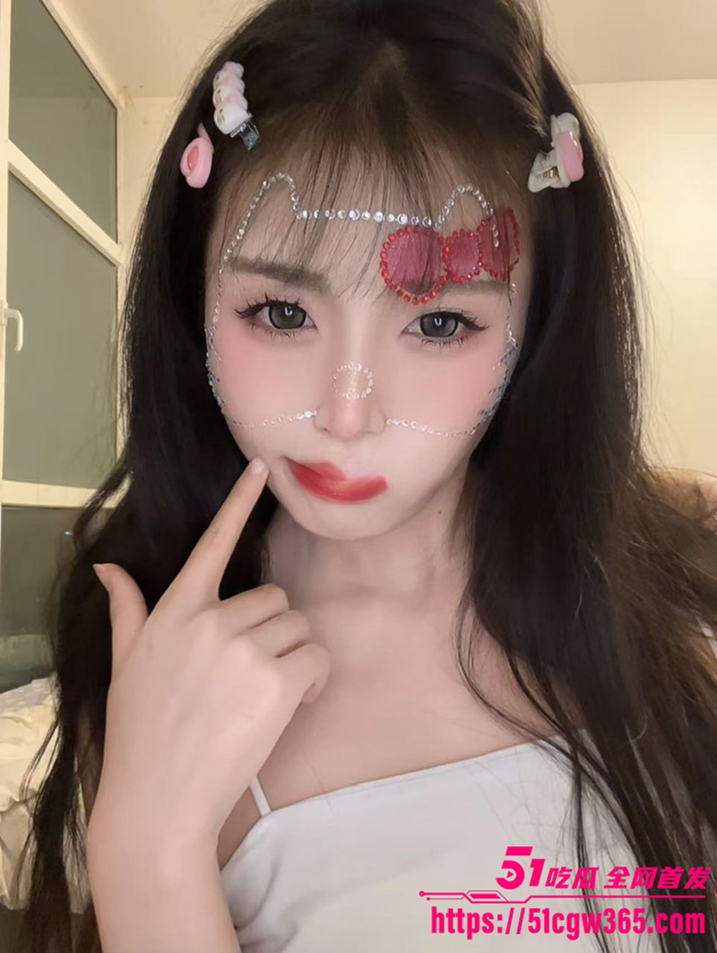 青海高颜值美女 张佳珍 裸贷自慰视频曝光  2