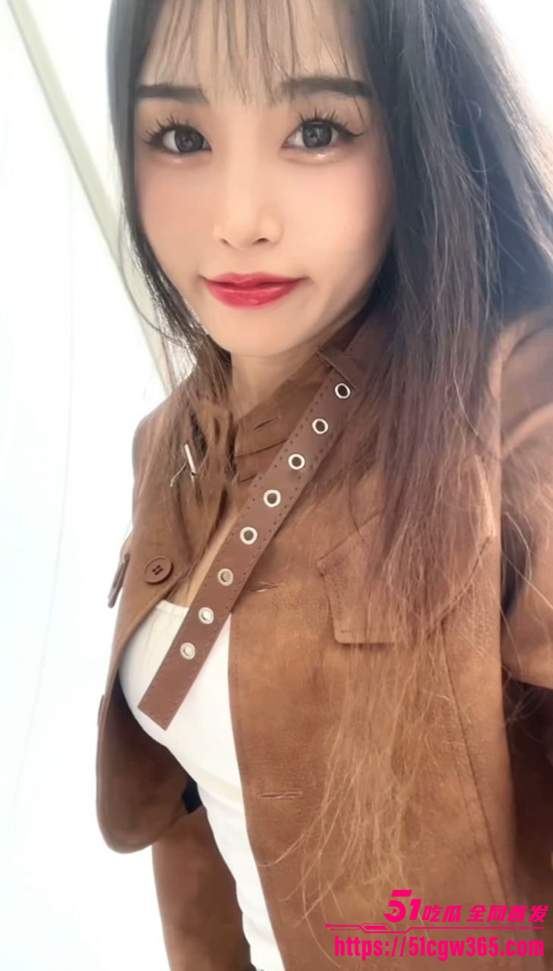 青海高颜值美女 张佳珍 裸贷自慰视频曝光  3