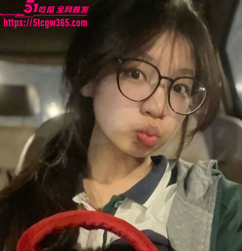 广州大二学生 刘娜娜 和男友私密视频流出 深喉口爆无套内射 可爱萝莉变成淫贱小野猫 反差惊人！