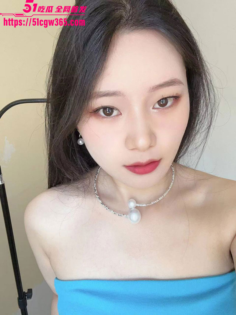 吉林长春反差美女 宫丽 露脸私拍流出 被男友调教沦为母狗 家中抠穴自慰 酒店多体位做爱 淫声浪叫充满房间！