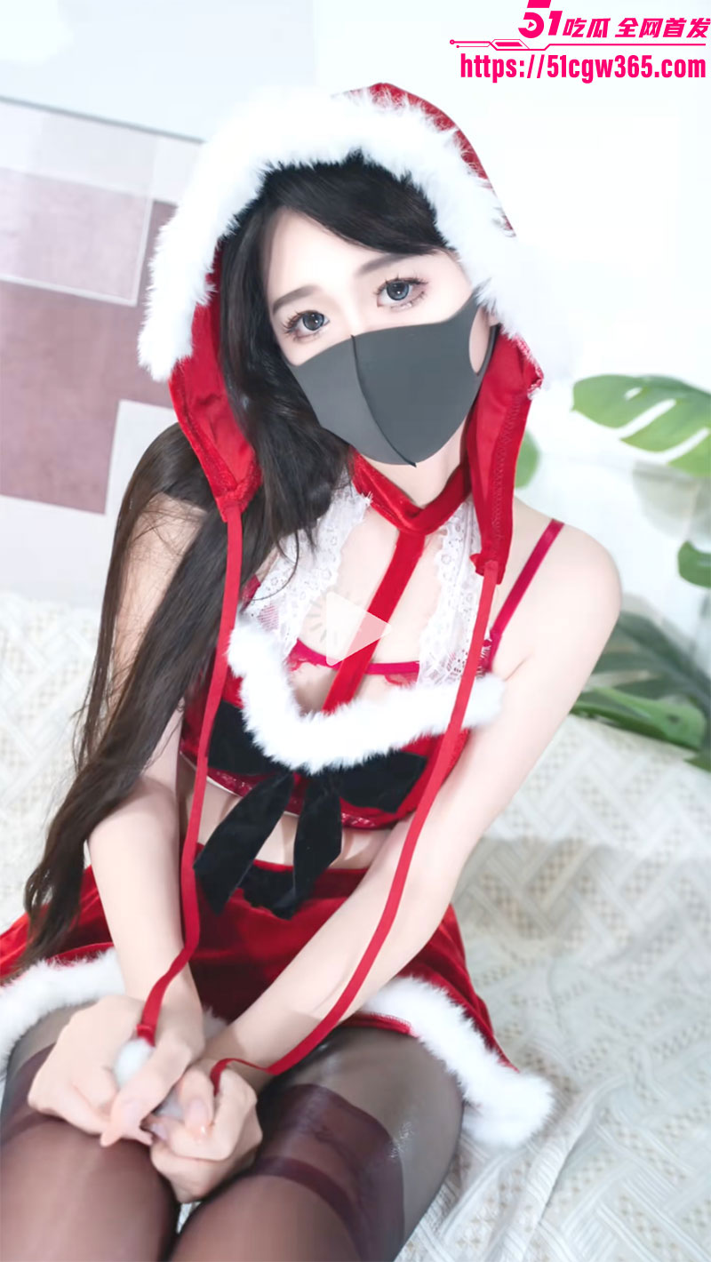 高人气绝美女神 桥本香菜 剧情新作 影院惨遭抓乳侵犯 商场公厕上演深喉口交 肉丝美腿诱惑满满！