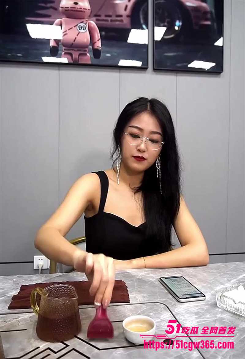 深圳虎扑女神阿百约炮视频流出 3 拷贝
