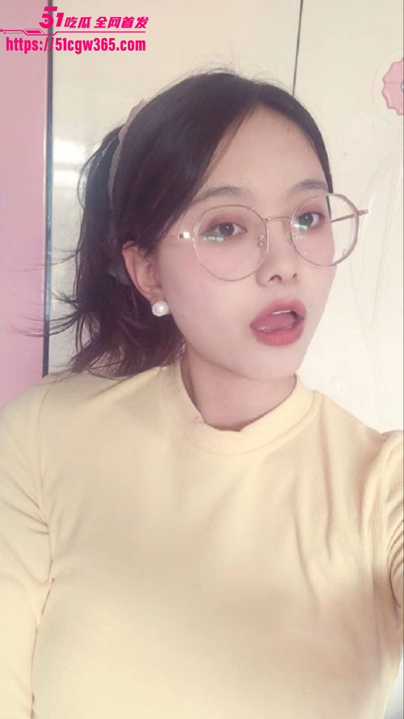 青海师大骚货 刘海虹 劈腿惨遭曝光私密视频！反差母狗化妆品瓶自慰高潮喷水 与炮友车震爽到如泣如诉！