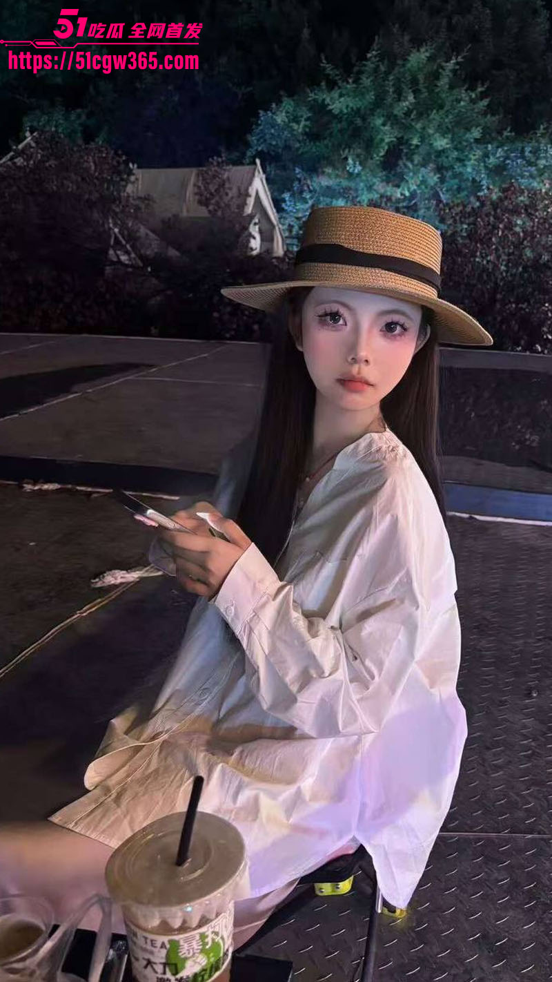 台湾超淫高校女神 黄妍馨 私密视频流出 年纪轻轻破三洞刮逼毛 各种床技手到擒来 堪称性爱圣体 ！