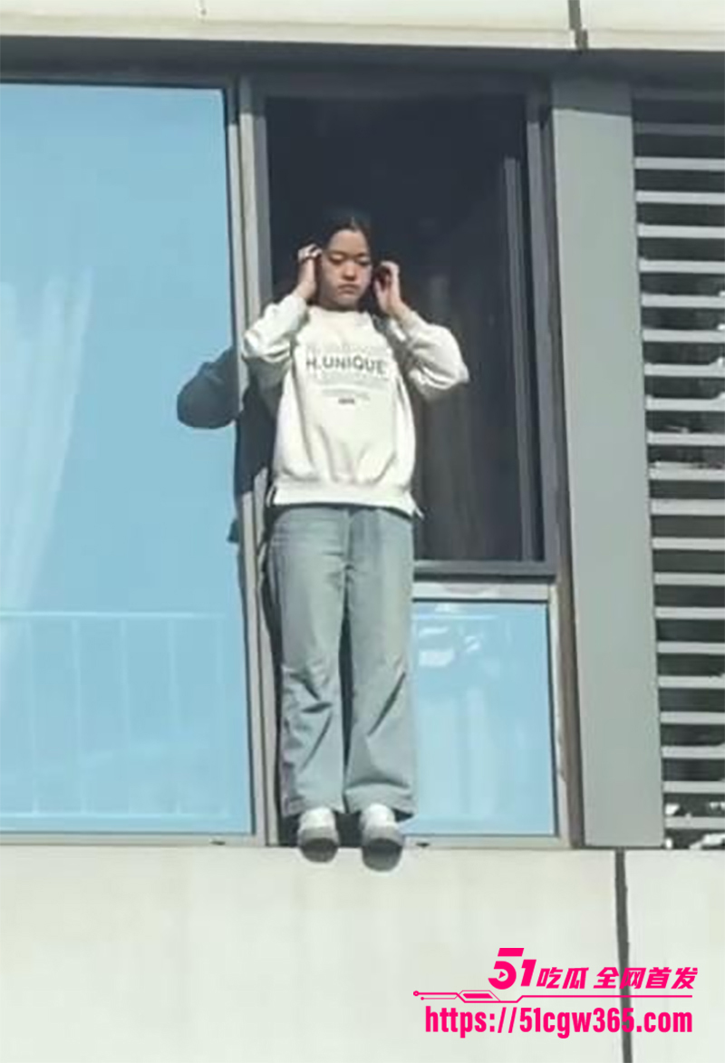 石家庄万象城少女跳楼自杀视频流出 1 拷贝