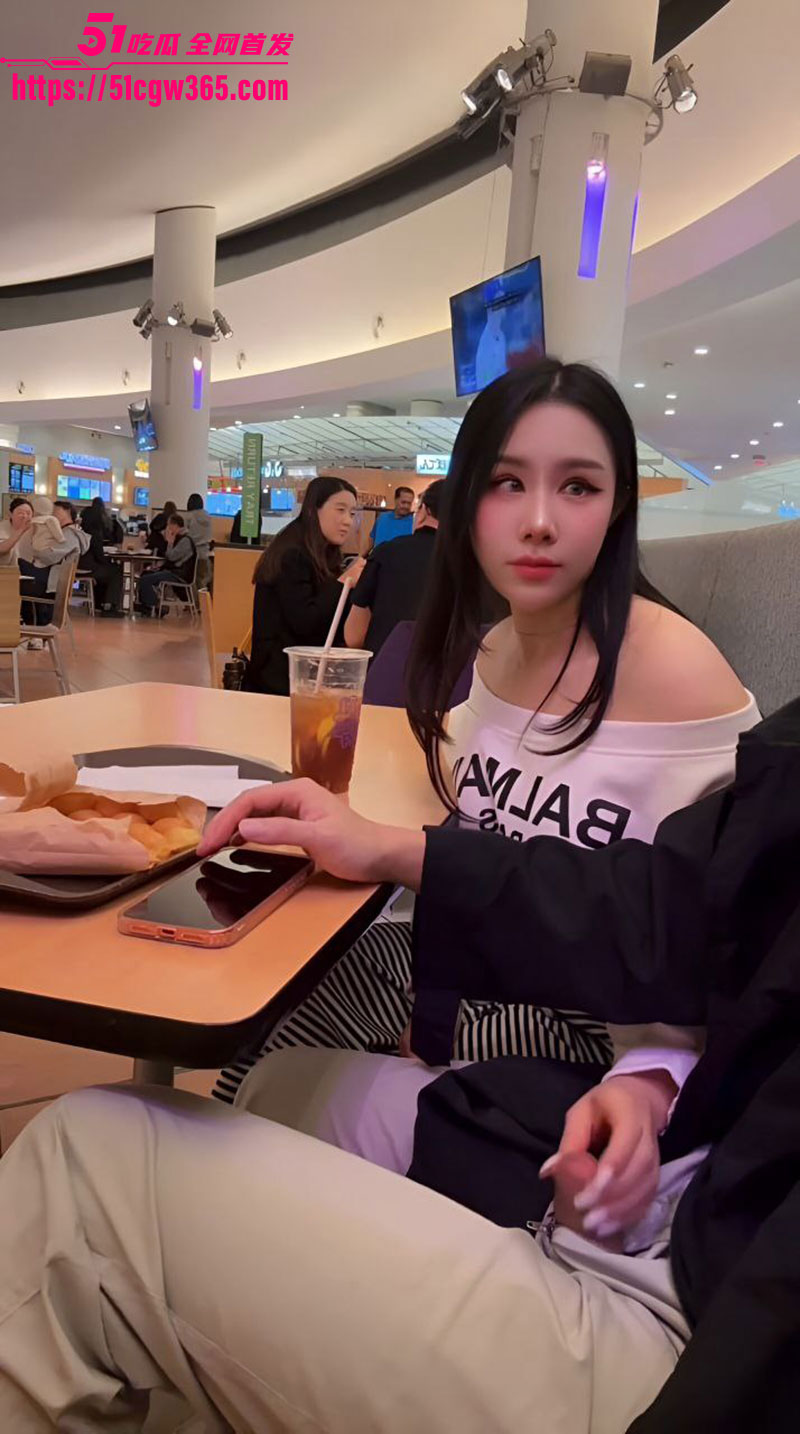 网黄汐梦瑶公众场合露乳打飞机3