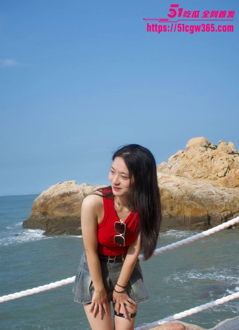 广东惠州英语老师 方宇 性爱视频曝光 抱起狂操啪啪声淫靡入耳 后入猛插边打屁股 刺激爆表！