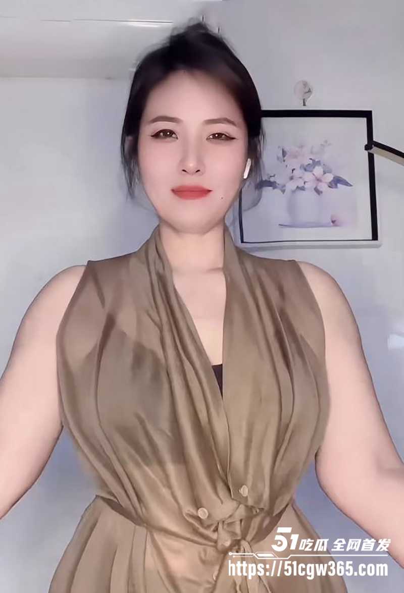 快手50万粉丝网红二娘肚皮舞风韵犹存的微胖少妇福利视频流出5拷贝
