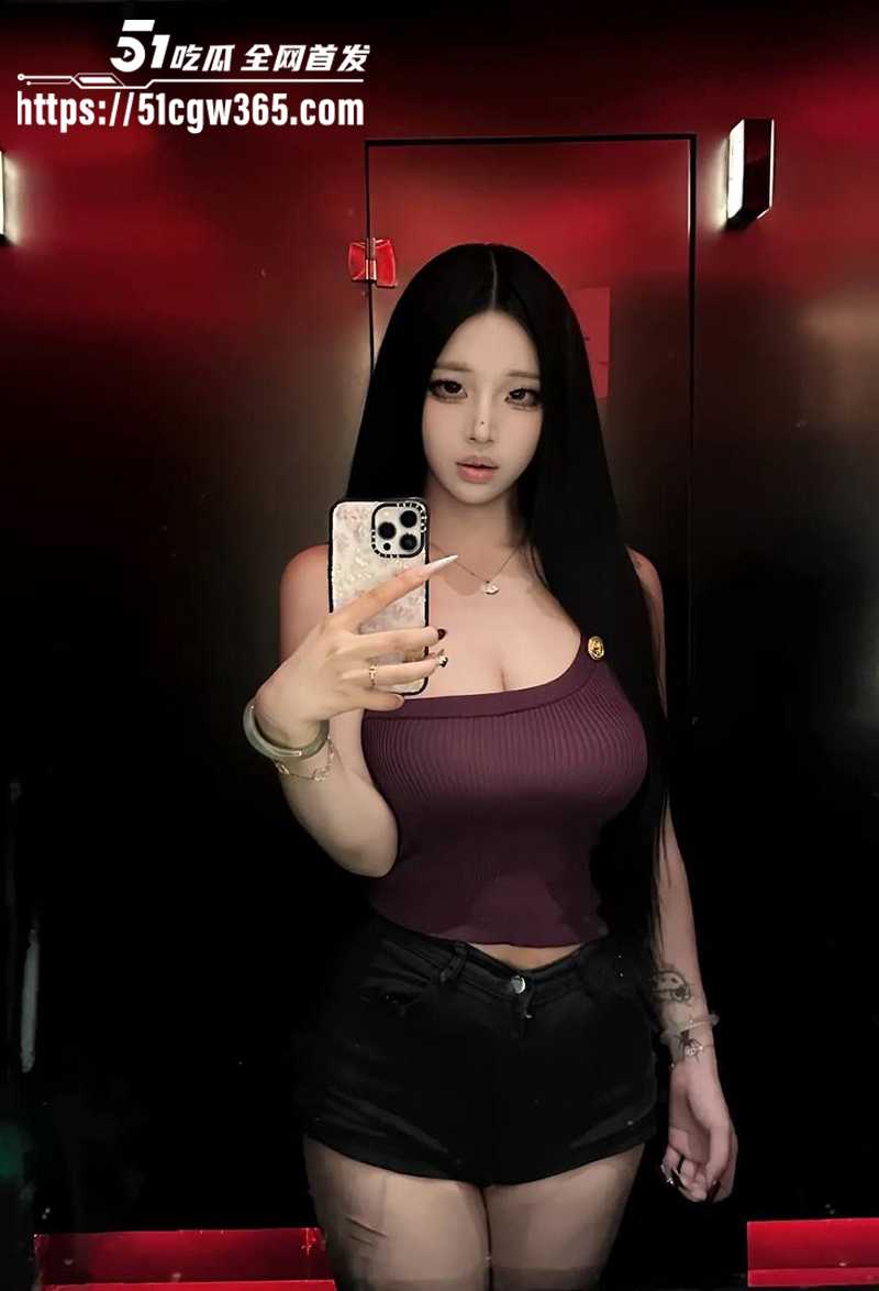 神颜爆乳网红 anyuan 沦为金主性奴拍露脸淫片 被掰开黑丝美腿打桩猛操 大奶转圈摇曳 眼神沉醉迷离！