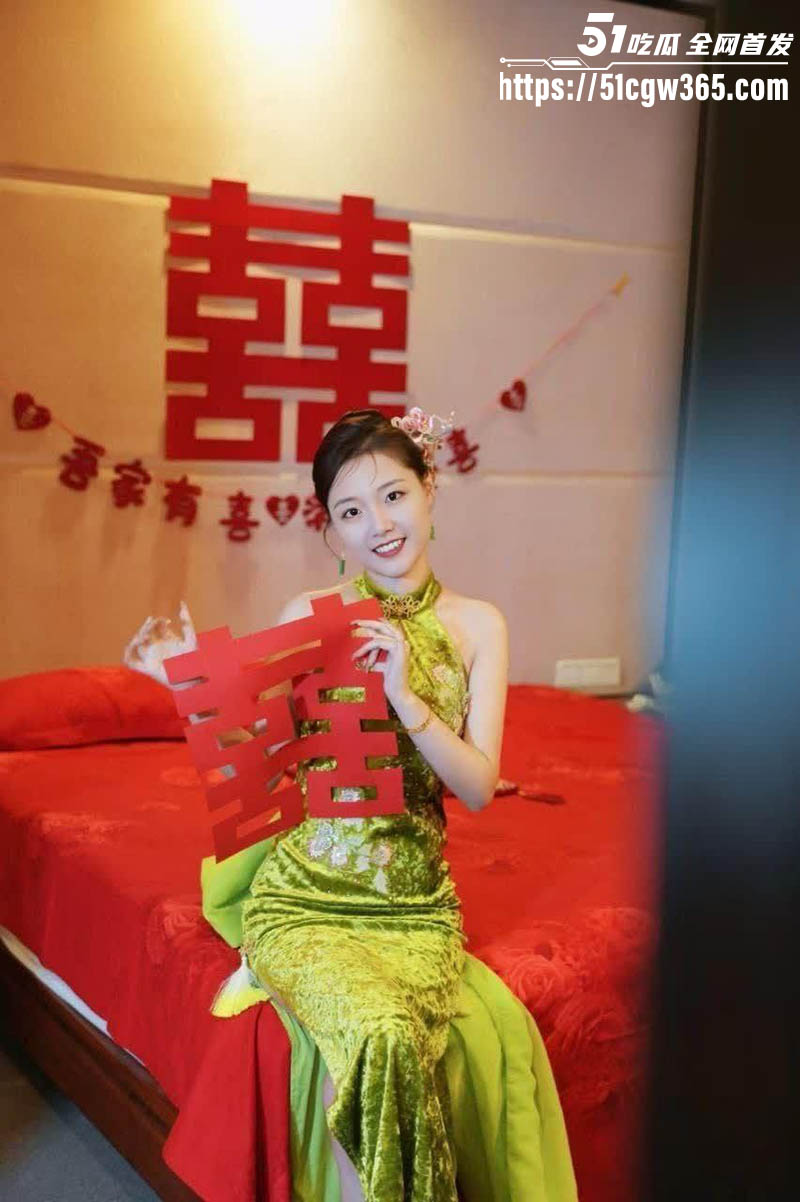 厦门极品人妻 刘思琪 婚前不雅视频流出 纤指掰逼自慰高潮白浆四溢 玉足足交挑逗 让人浴火焚身！