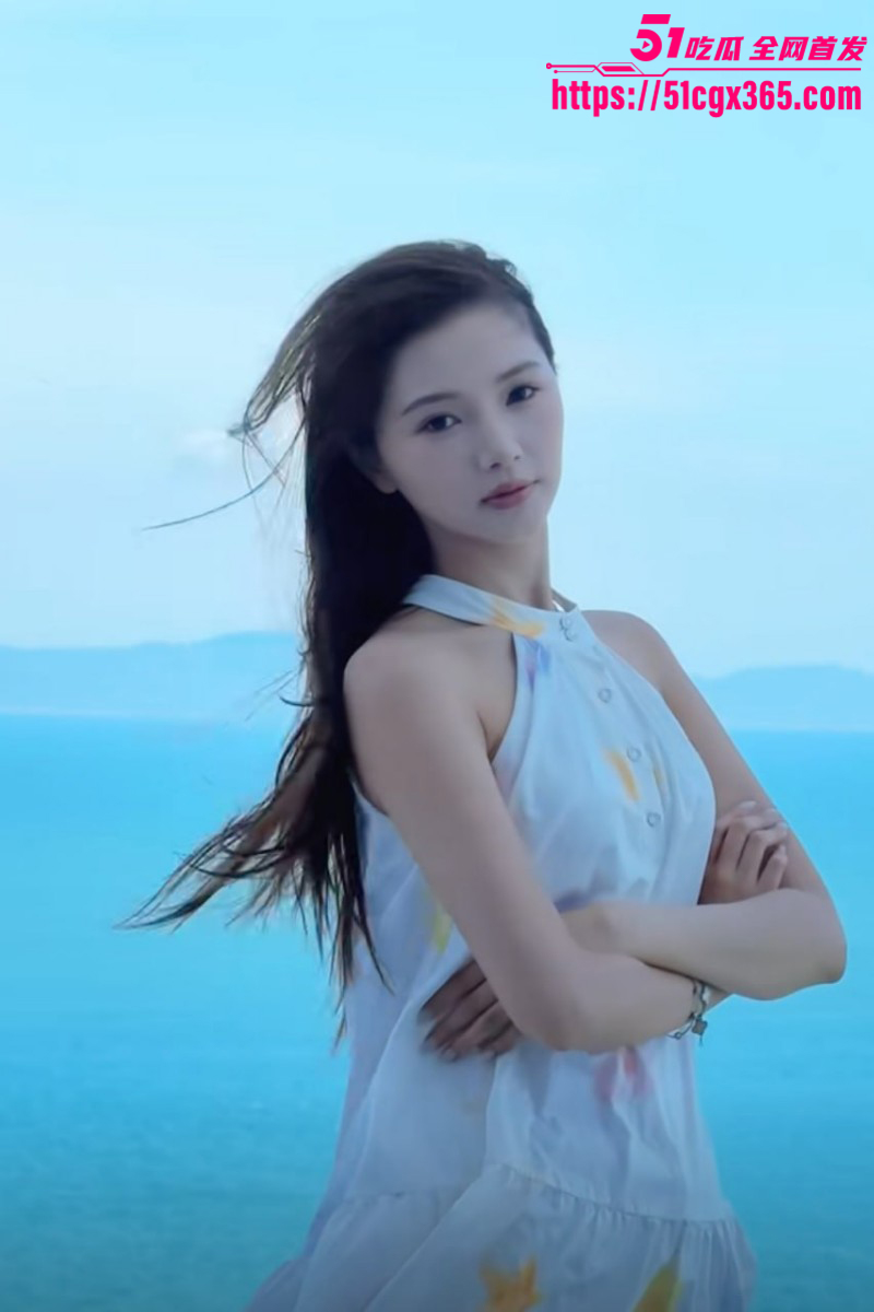 贾乃亮女助播coco早期下海神似李小璐04